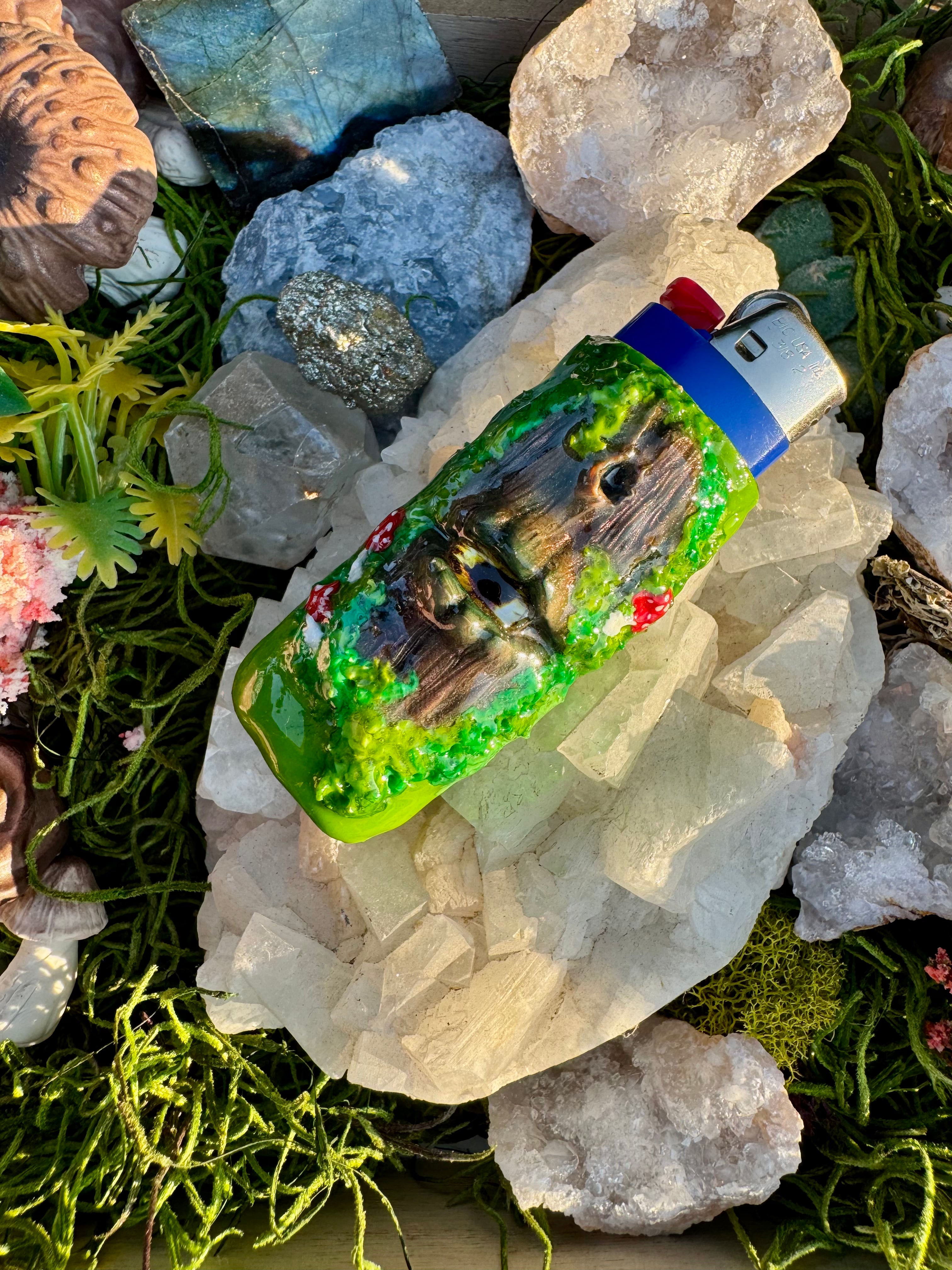 Tree Stump Lighter Sleeve