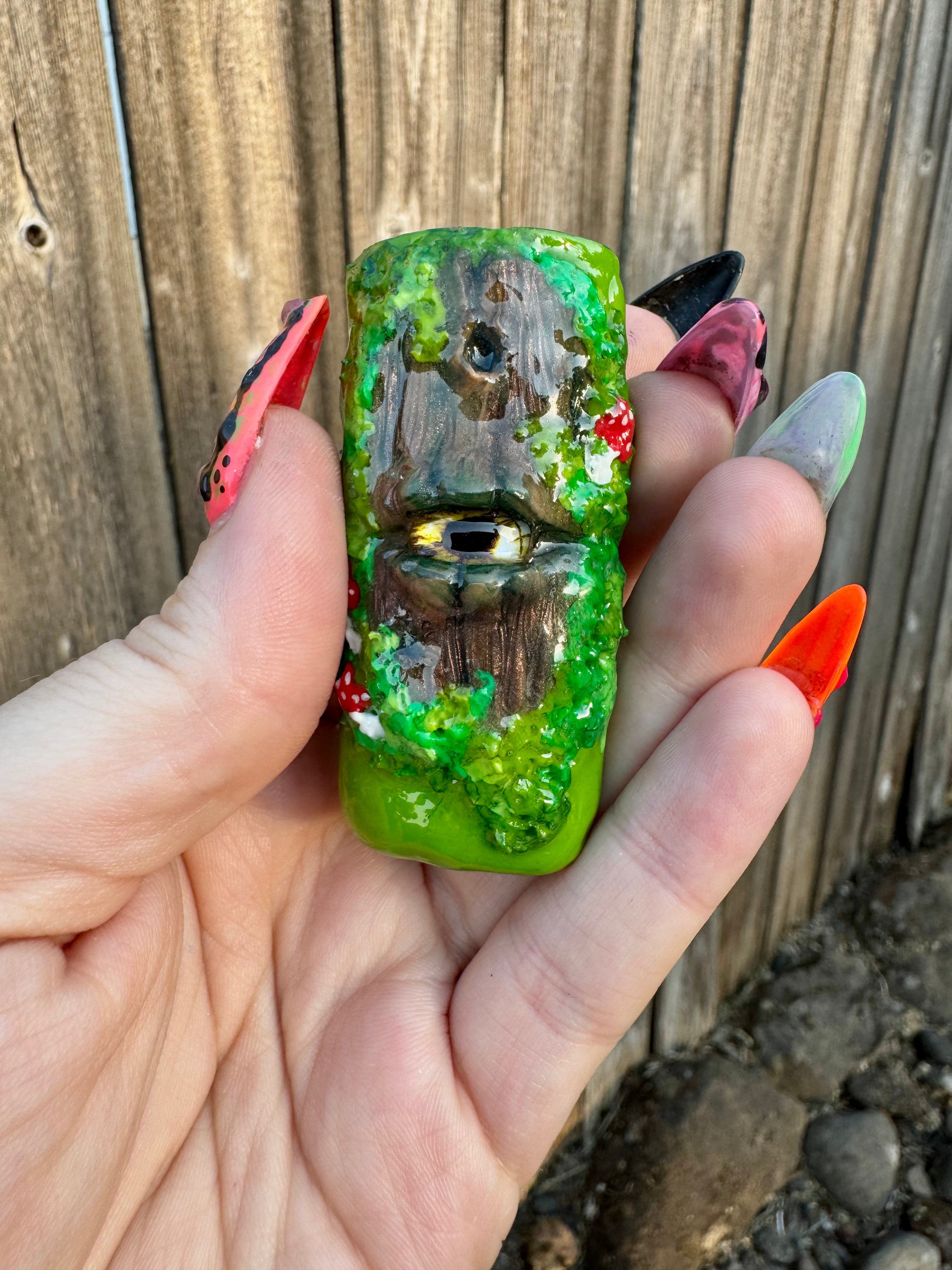Tree Stump Lighter Sleeve